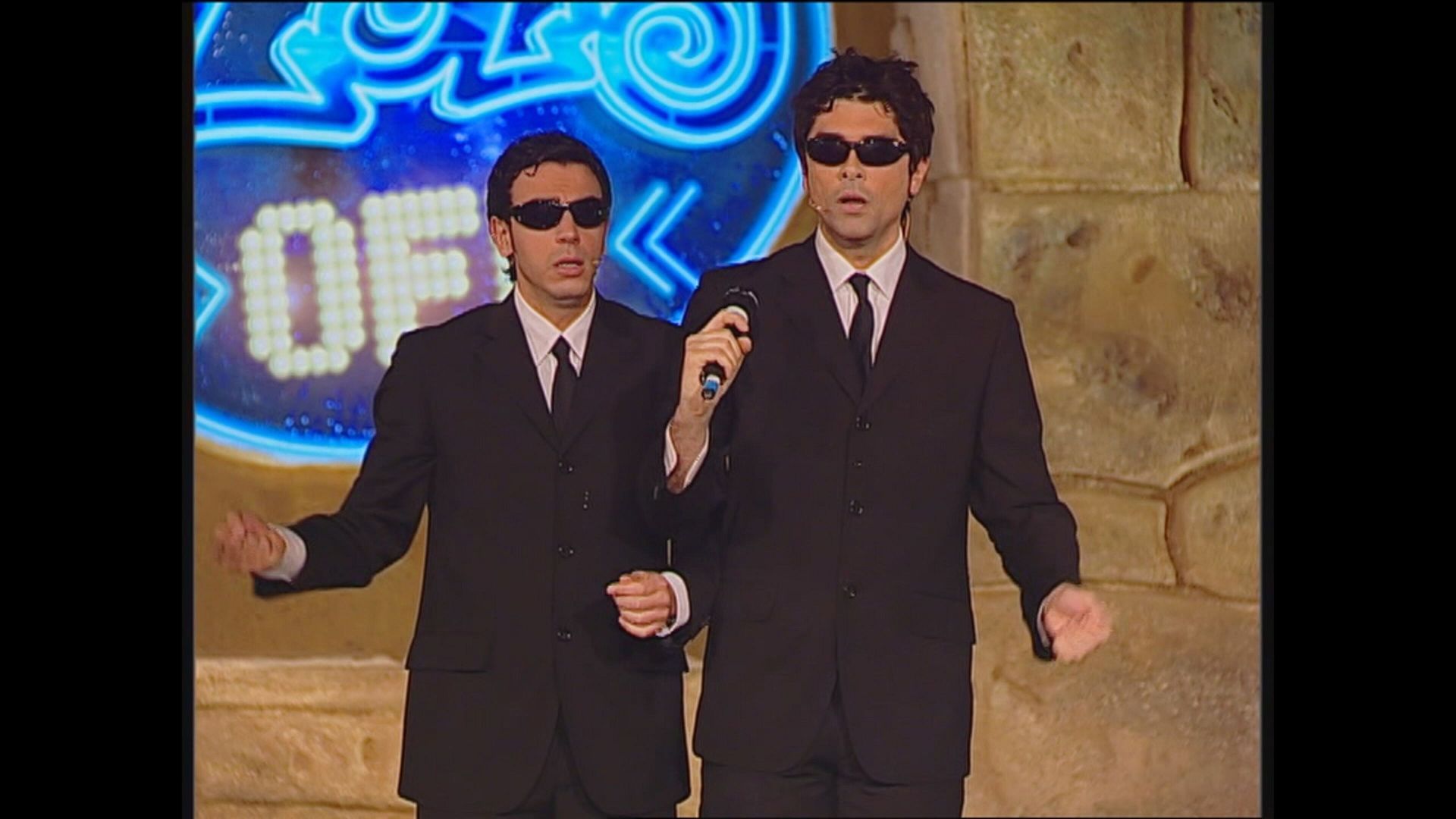 1920x1080 Zelig Off: Gigi e Ross sono gli inviati de Le Iene a Zelig Off- In tour 2007 Video