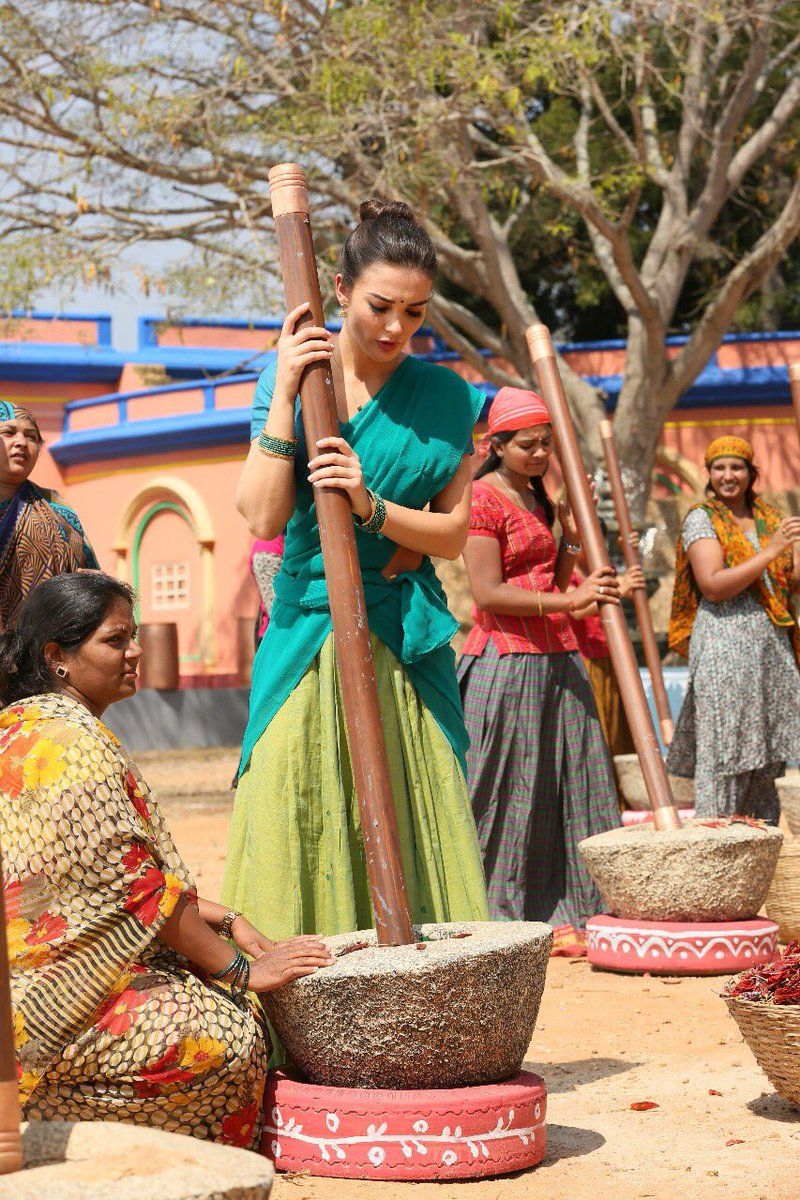 800x1200 The Villain movie stills: Shiva Rajkumar, Sudeep's film set for grand release, Image, Gallery
