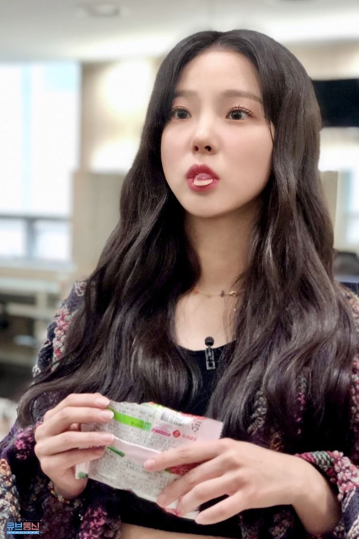 736x1105 Choi yujin wallpaper. Choi yujin photohoot, Asians, Kpop idols
