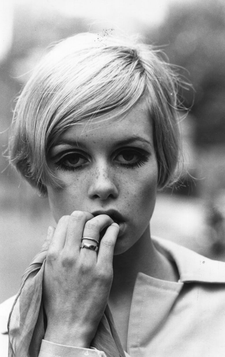 780x1238 A Celebration of Twiggy's Most Iconic Hairstyles of All Time