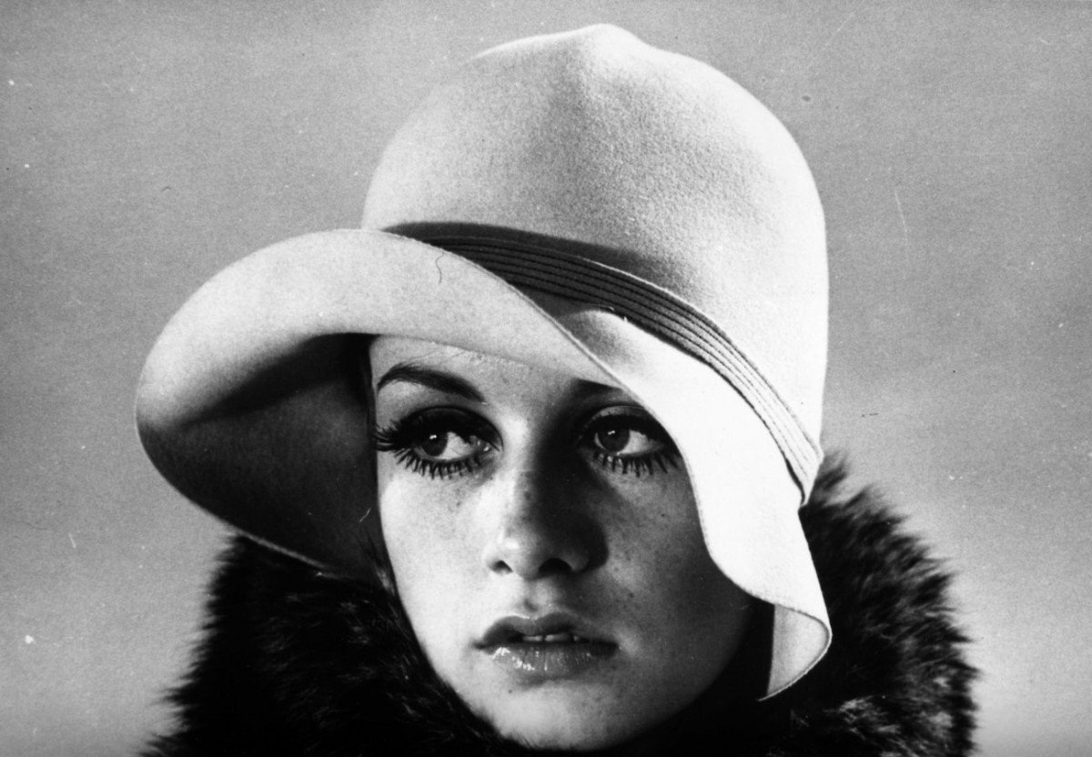 1200x832 Twiggy Wallpaper