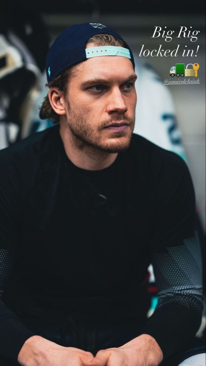 676x1200 Jamie oleksiak. Max domi wallpaper, Jamie lee pisarcik, Men in sports