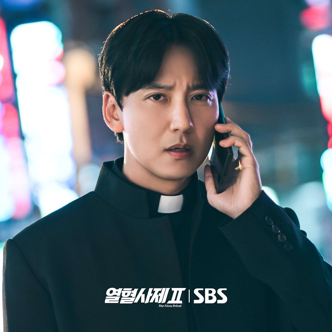 1080x1080 Kim Nam Gil Dishes On “The Fiery Priest ” Teamwork With Co Stars, Atmosphere On Set, And More