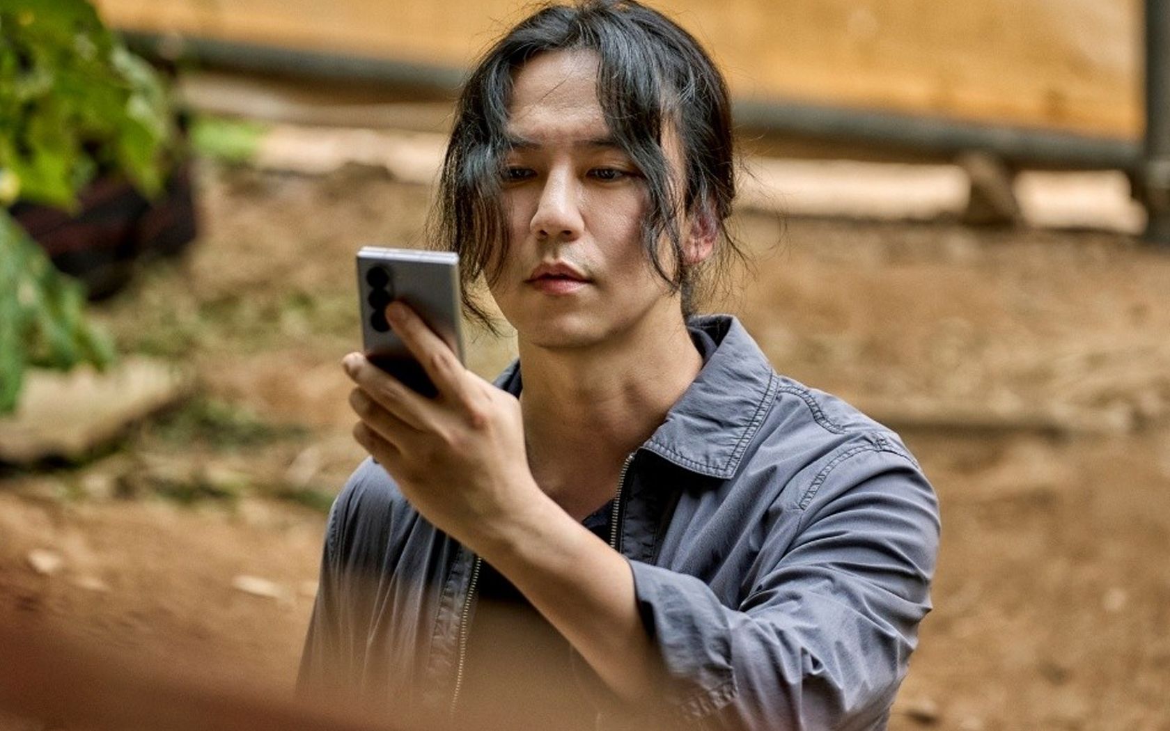 1680x1050 Kim Nam Gil makes special appearance on 'Mad Concrete Dreams' in support of Ha Jung Woo's drama comeback