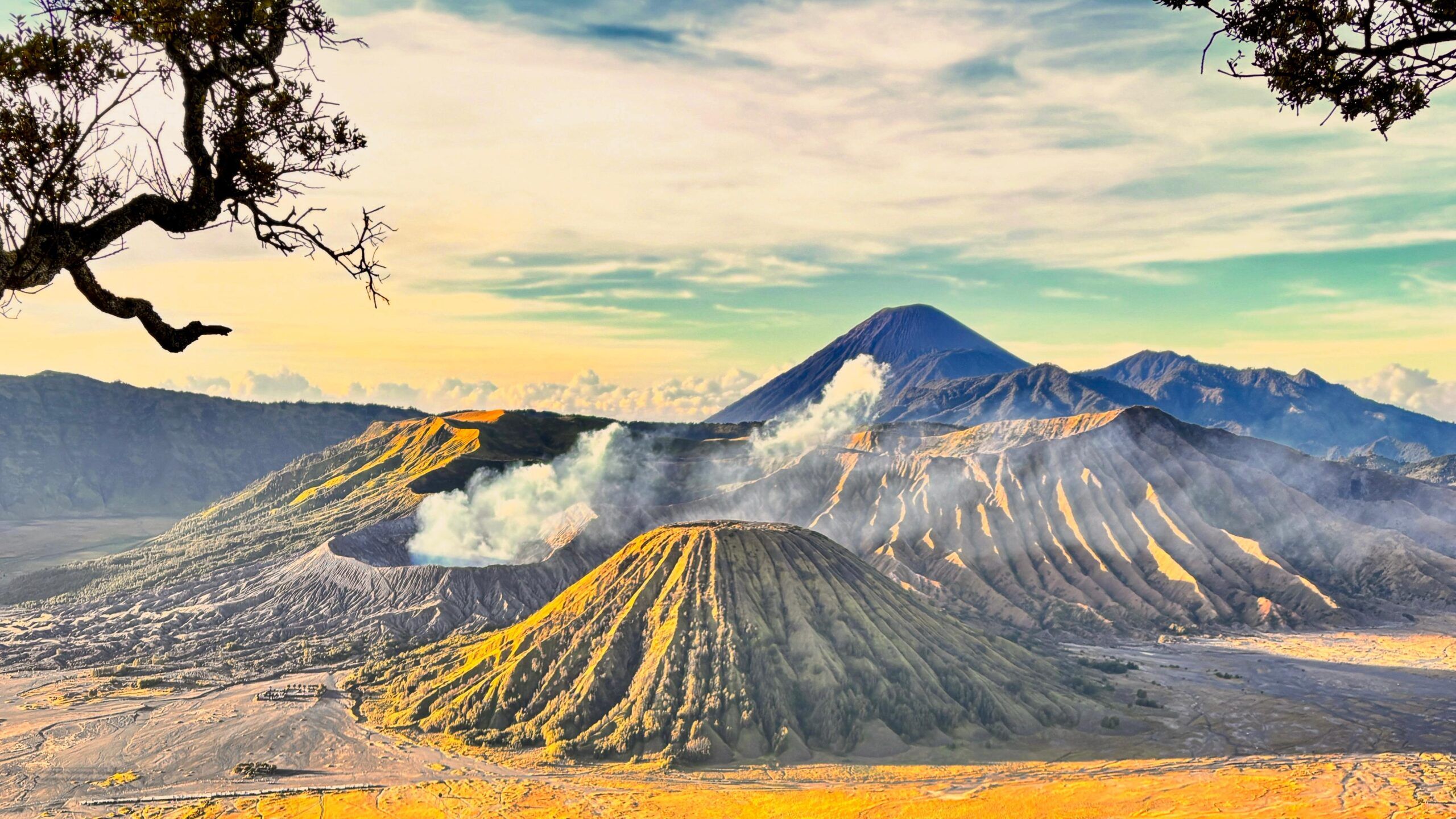 2560x1440 Bromo Sunrise Point: 5 Best Spots to Watch the Dawn Break Over the Tengger Caldera Sunrise Tour