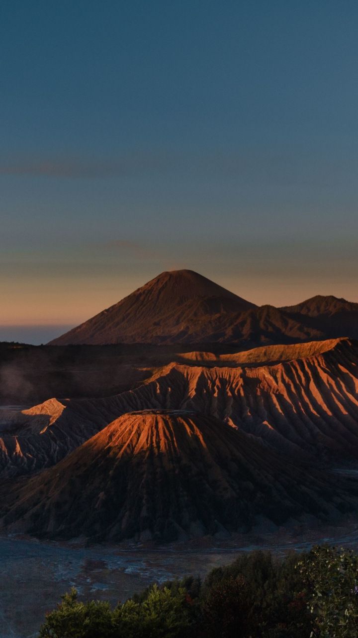 720x1280 Sunrise Over Mount Bromo Volcano. Volcano sunrise wallpaper, Bromo volcano sunset, Bromo volcano wallpaper