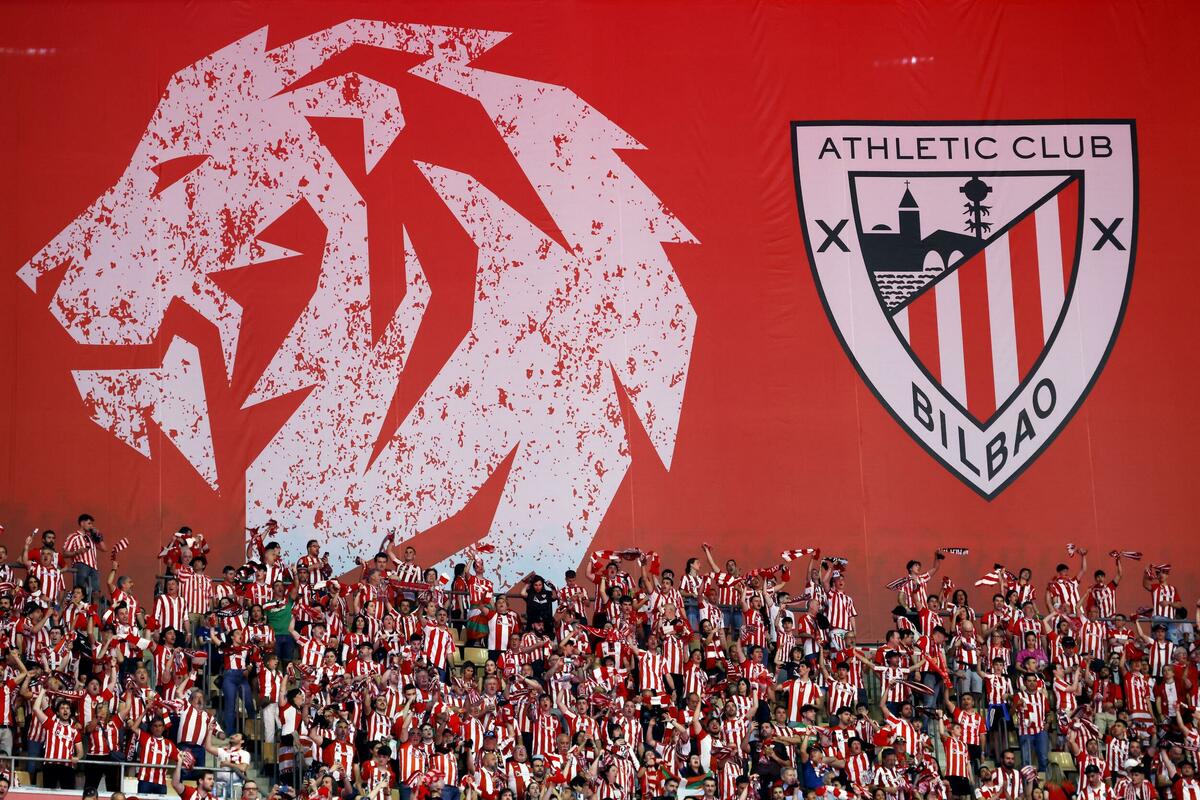 1200x800 La Gabara sails with the cup after 40 years celebration that Bilbao has been waiting for a long time