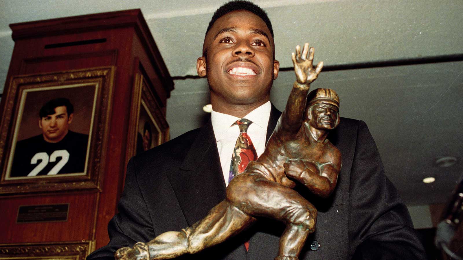1600x900 Desmond Howard, photographer settle dispute over Heisman pose photo
