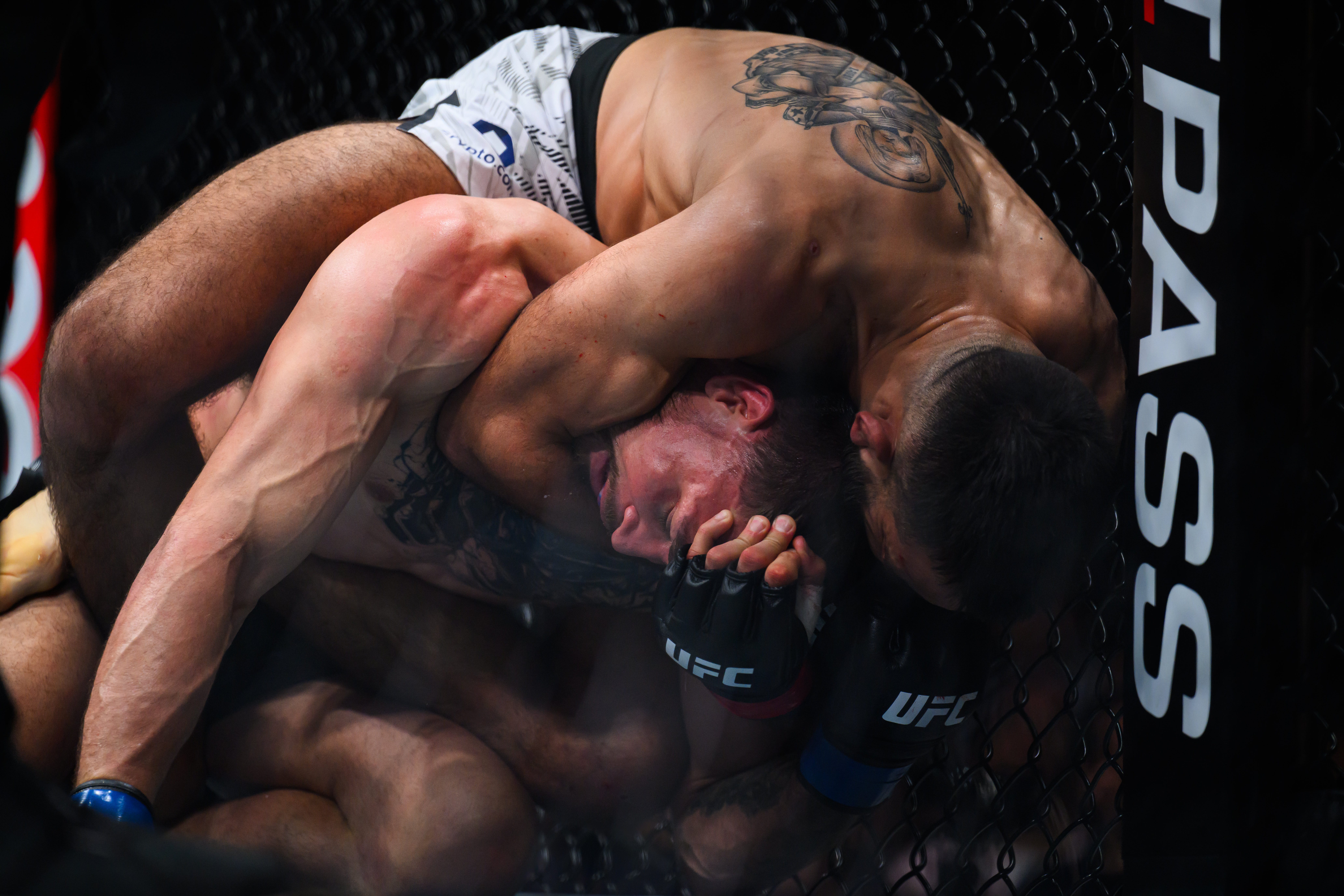 8256x5504 Benoit Saint Denis def. Mauricio Ruffy at UFC Paris: Best photo