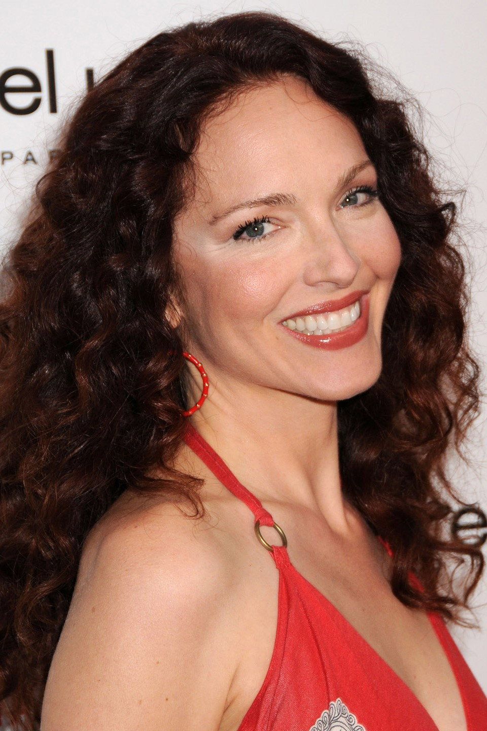 960x1440 Amy Yasbeck Image