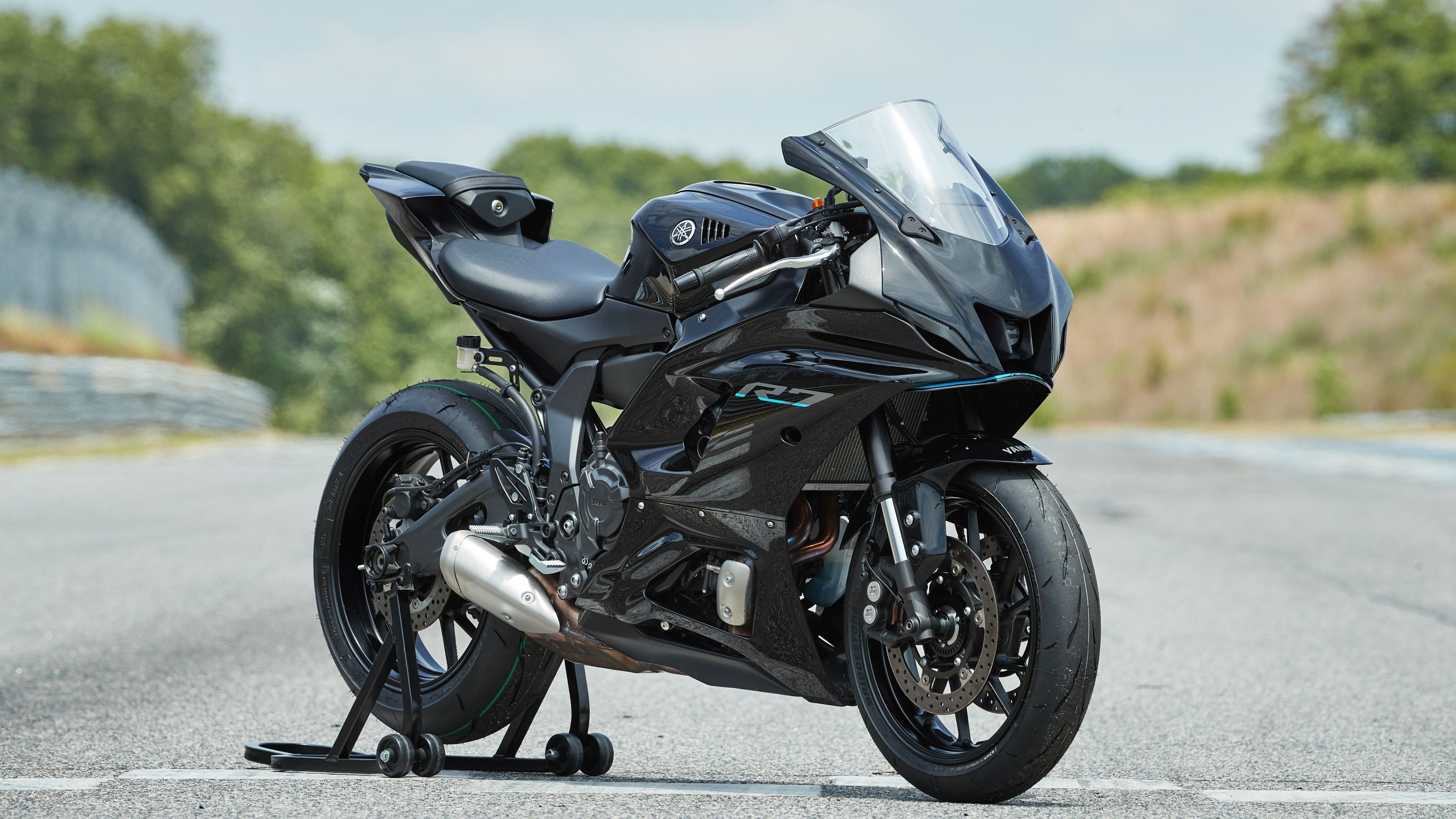 3840x2160 Yamaha YZF R7 Wallpaper