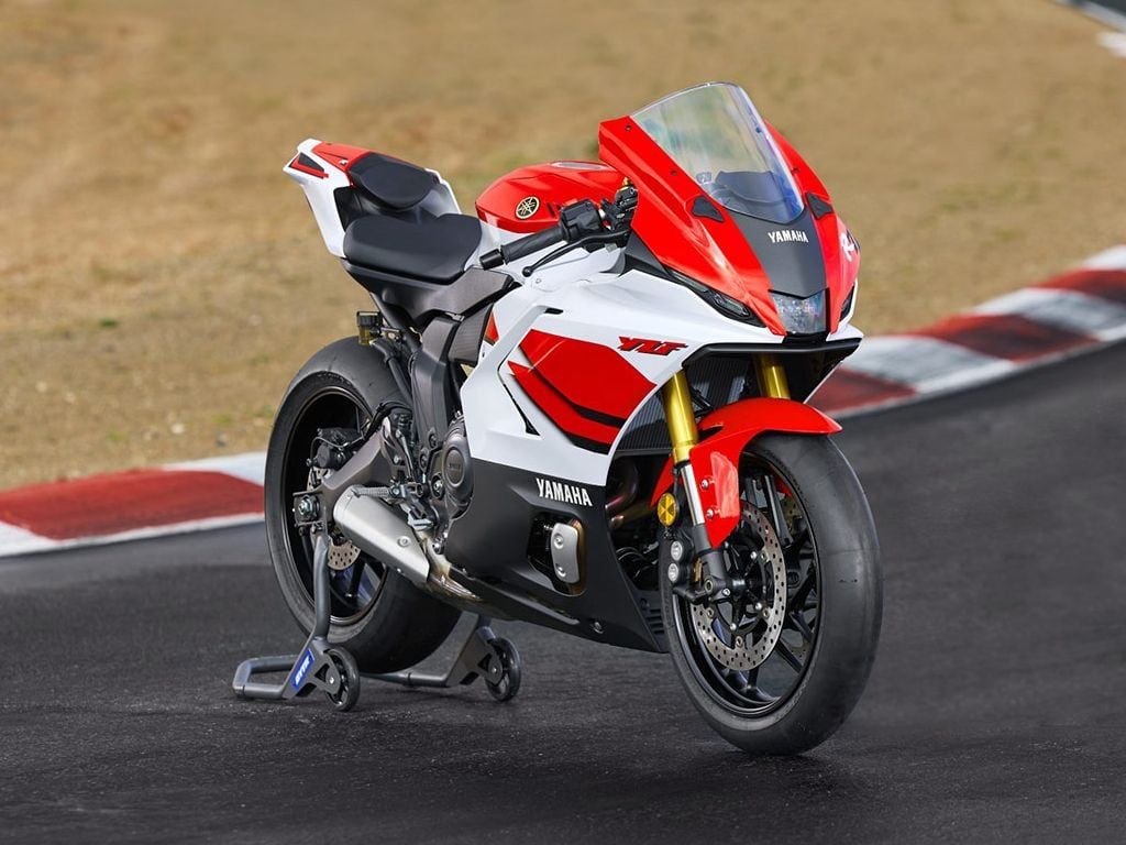1024x768 Yamaha YZF R7 First Look