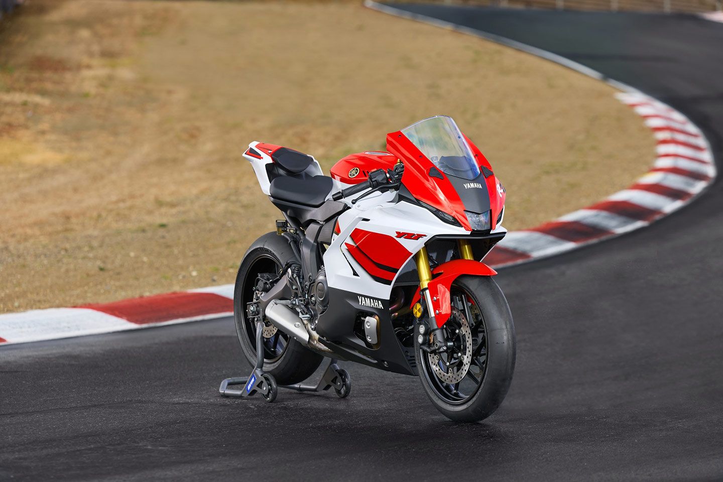 1440x960 Yamaha YZF R7 First Look