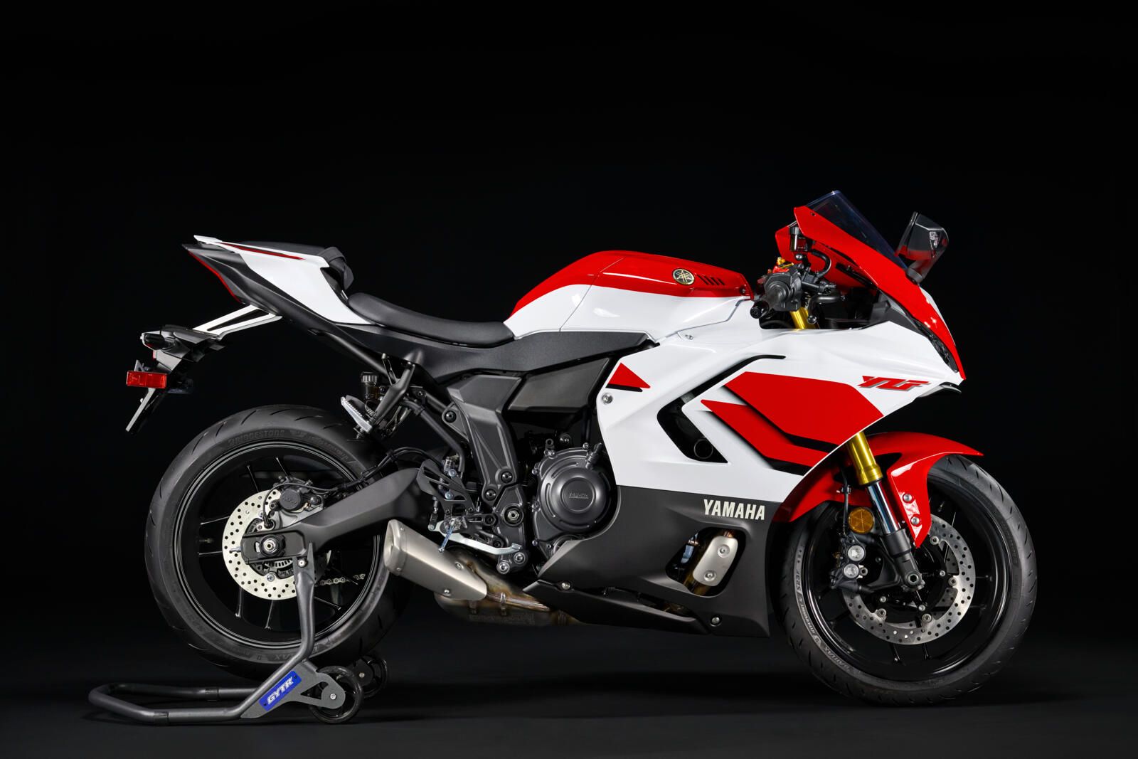 1600x1067 YAMAHA YZF R7 STEPS UP FOR 2026 Rider Magazine