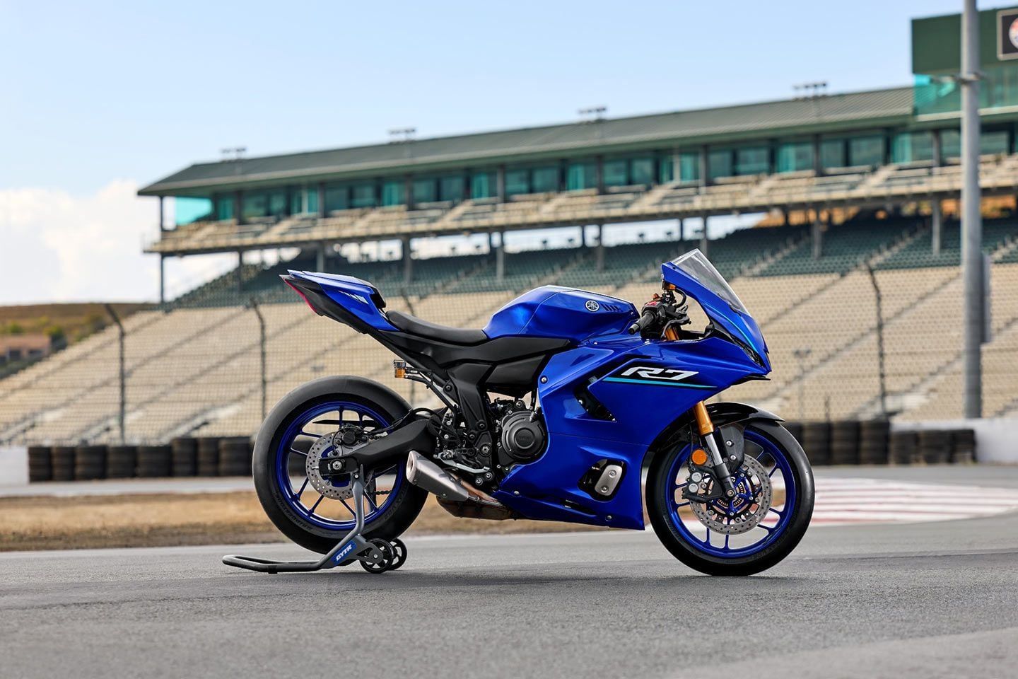 1440x960 Yamaha YZF R7 First Look