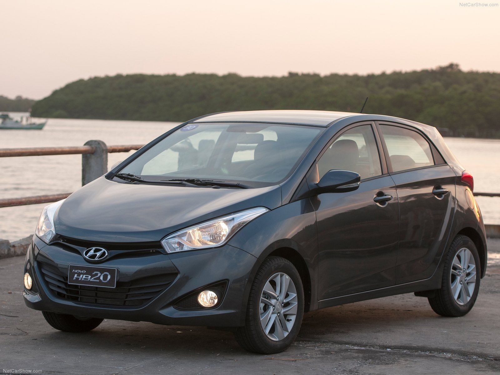 1600x1200 hyundai, Hb 2013 Wallpaper HD / Desktop and Mobile Background