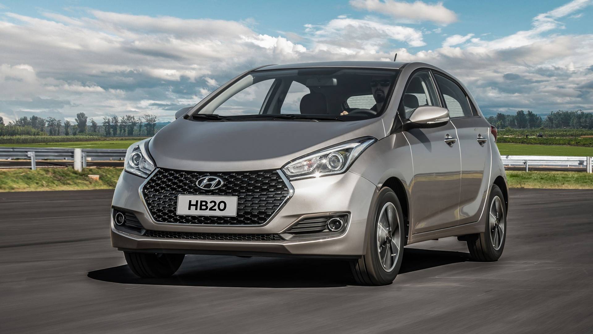 1920x1080 Hyundai HB20 2019 chega às lojas com novidades visuais preços