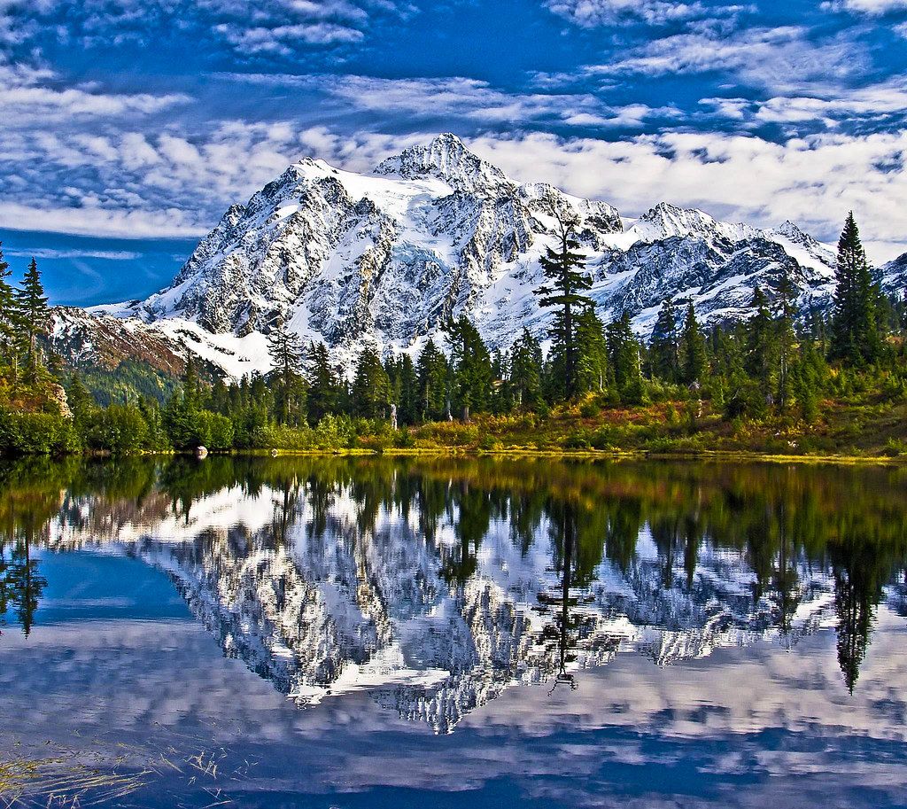 1024x913 View of Mt Shuksan in Autumn from Picture Lake, Mt Baker S