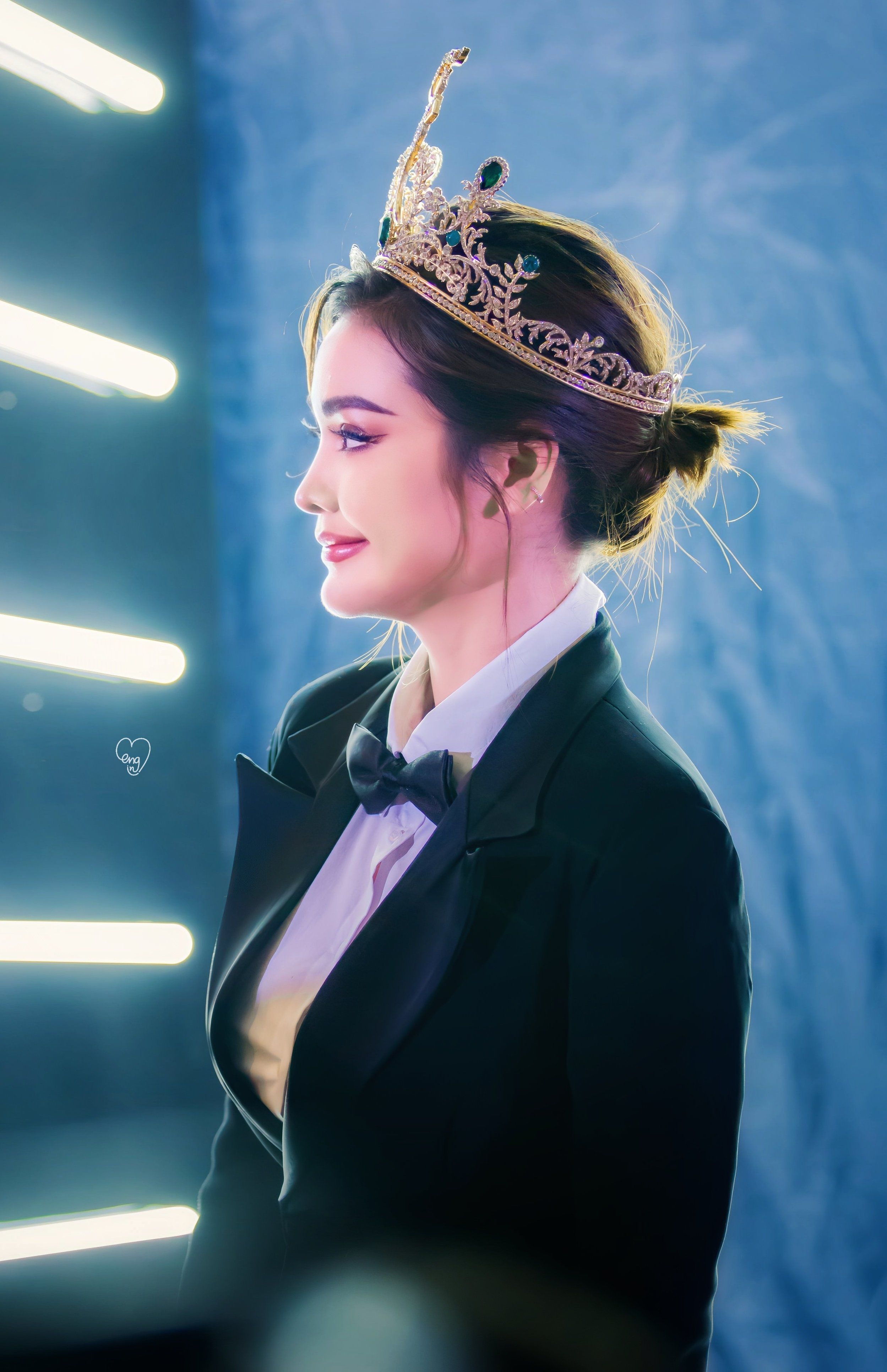2498x3863 Engfa Waraha Wallpaper