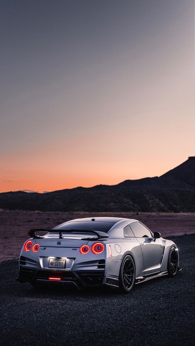 675x1200 Nissan GTR Wallpaper