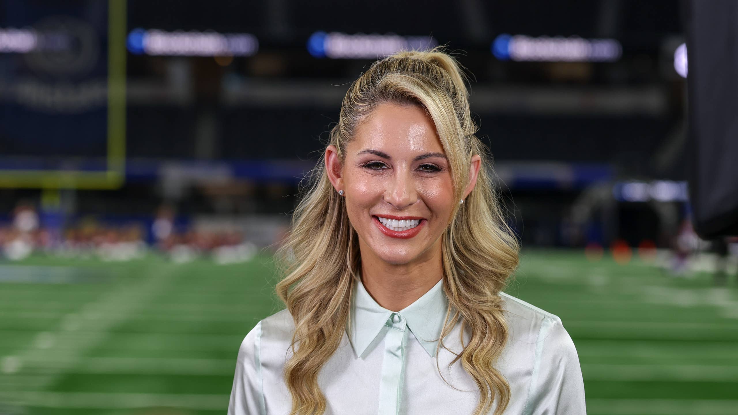 2560x1440 Laura Rutledge Turns Heads With Her Outfits at the Masters's Journal