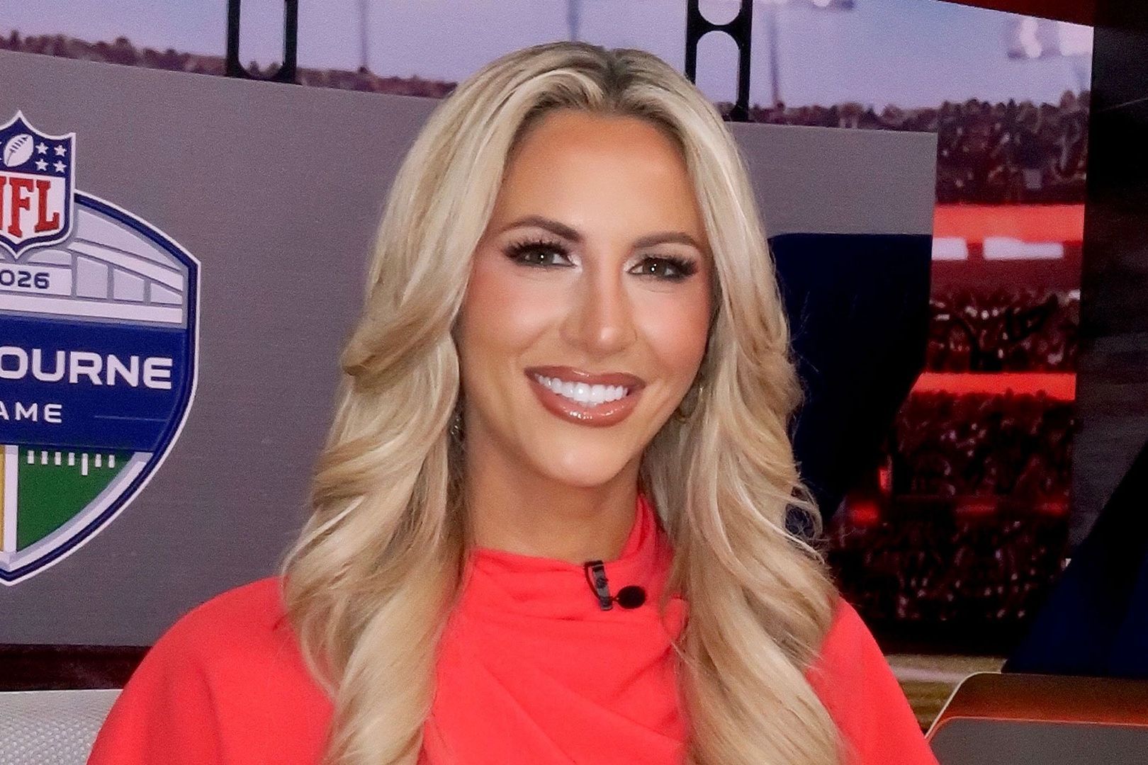 1620x1080 ESPN star Laura Rutledge called a 'dream' as she puts on very glam show for NFL Live leaving adoring viewers floored