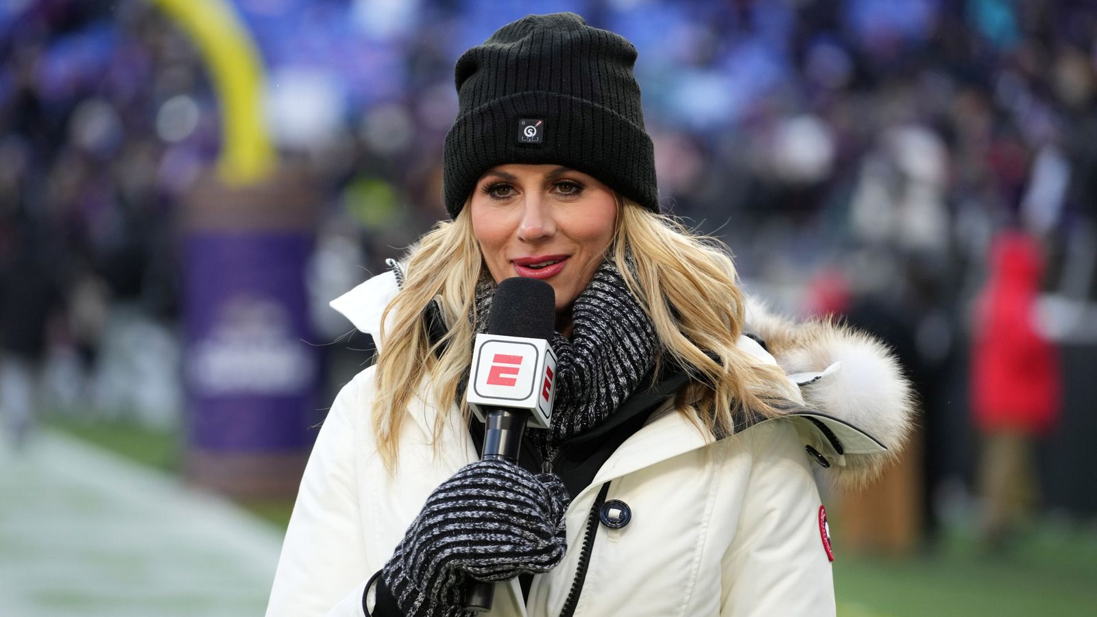 1600x900 Best Laura Rutledge Game Day Outfits
