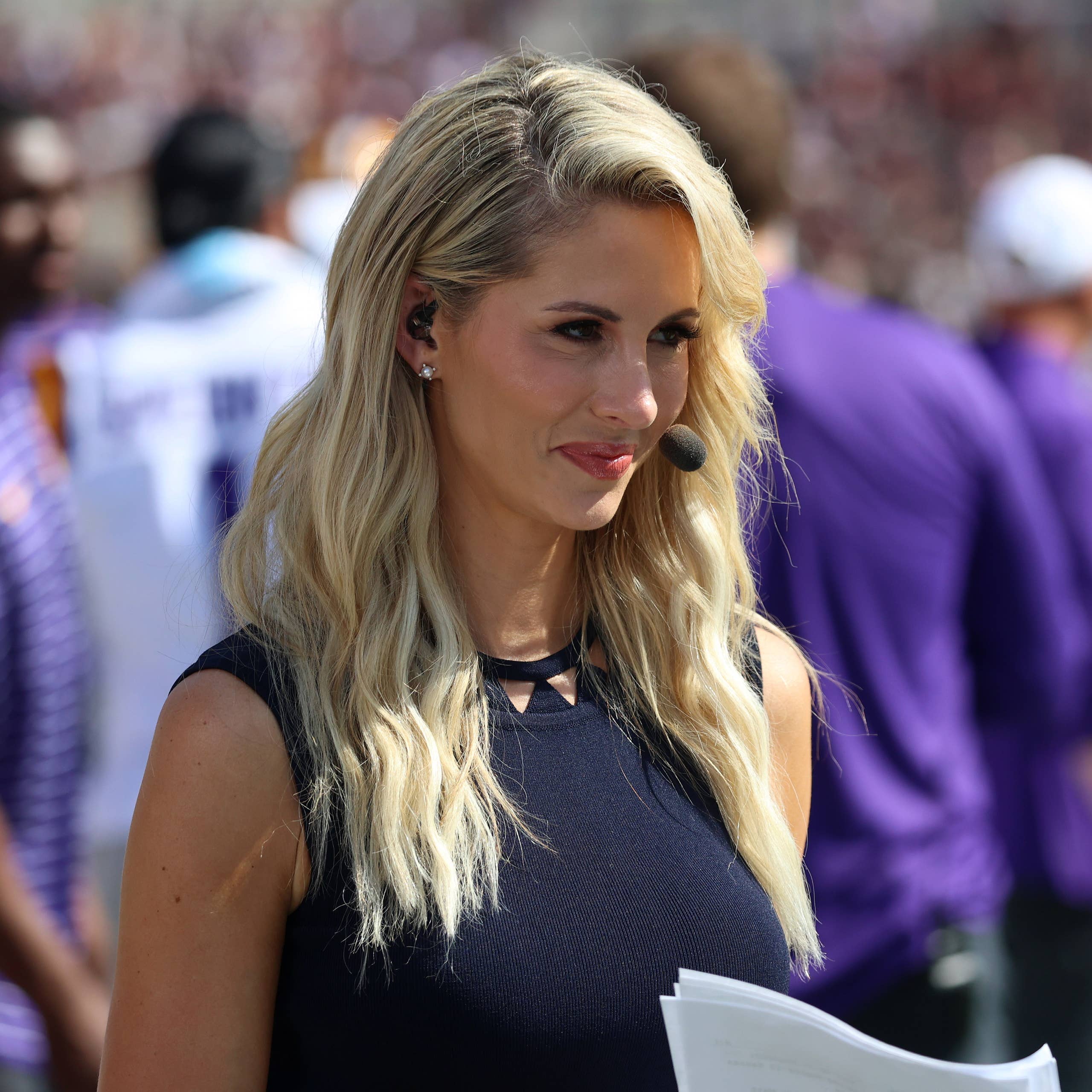 2560x2560 Wow''s Laura Rutledge Turns Heads In Red Outfit During NFL Free Agency