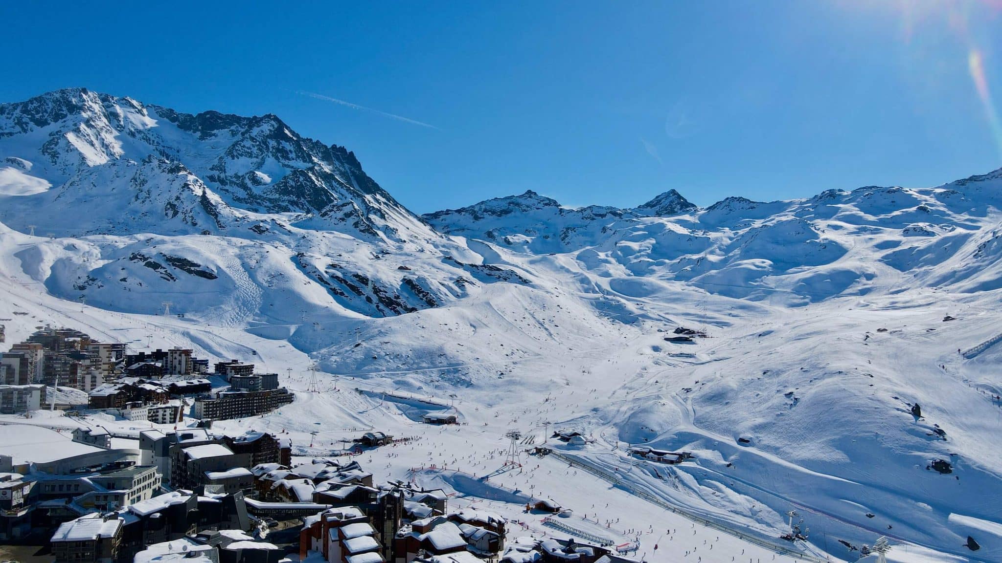 2048x1152 Val Thorens ski resort 300m's highest ski resort