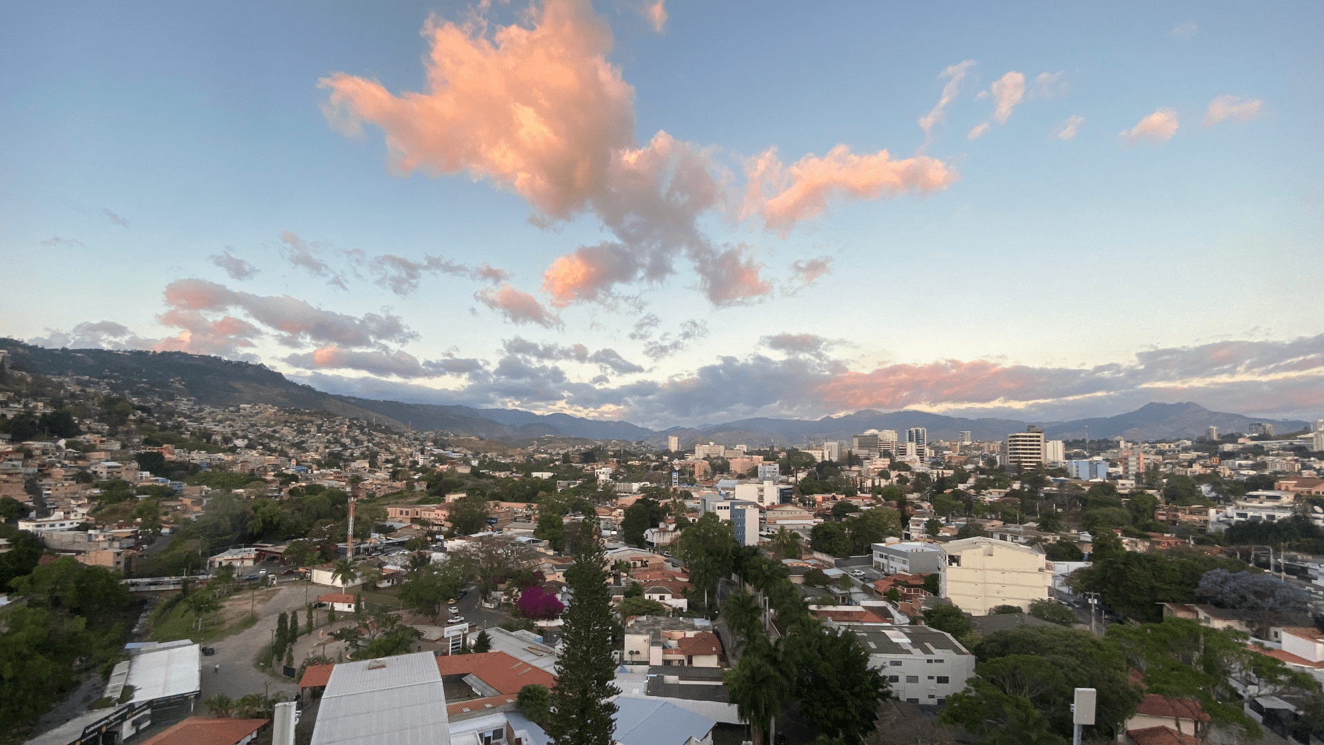1920x1080 Live: Mellow sunsets sprinkle over Honduras's capital