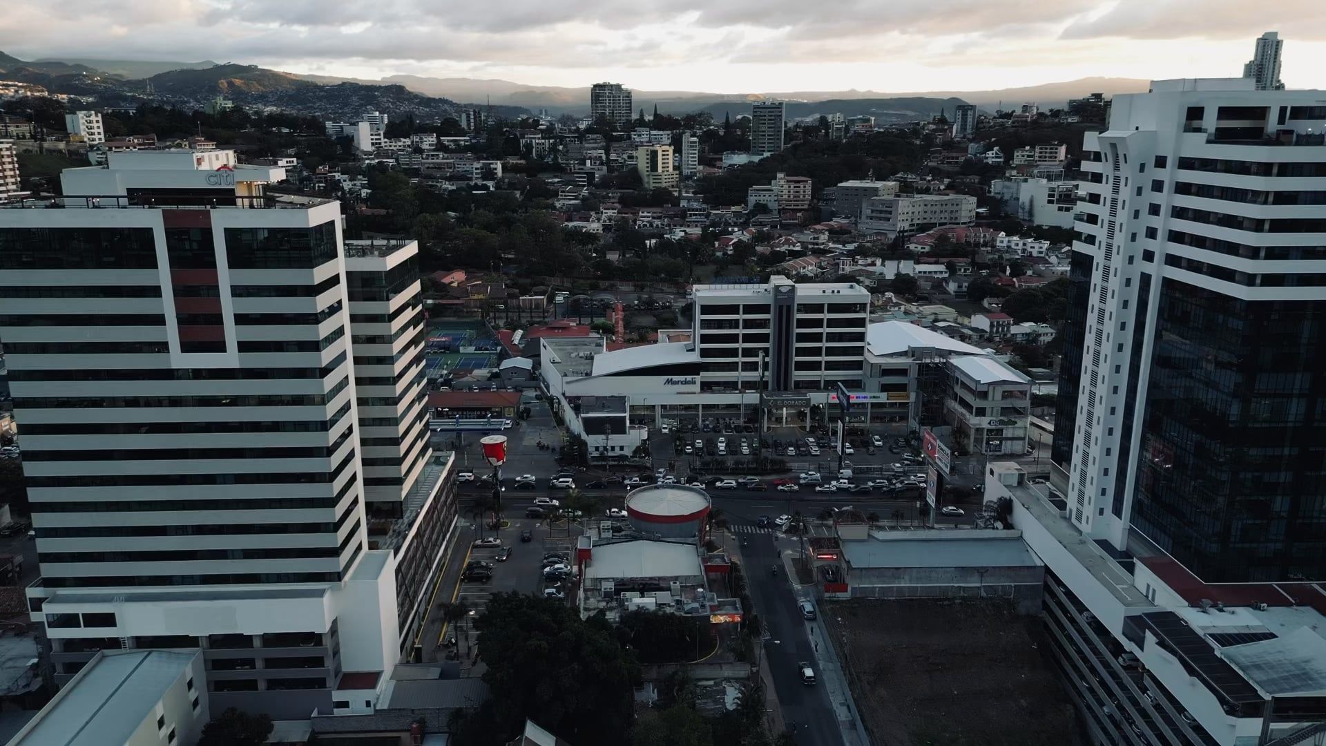 1920x1080 Golden hour in Tegucigalpa