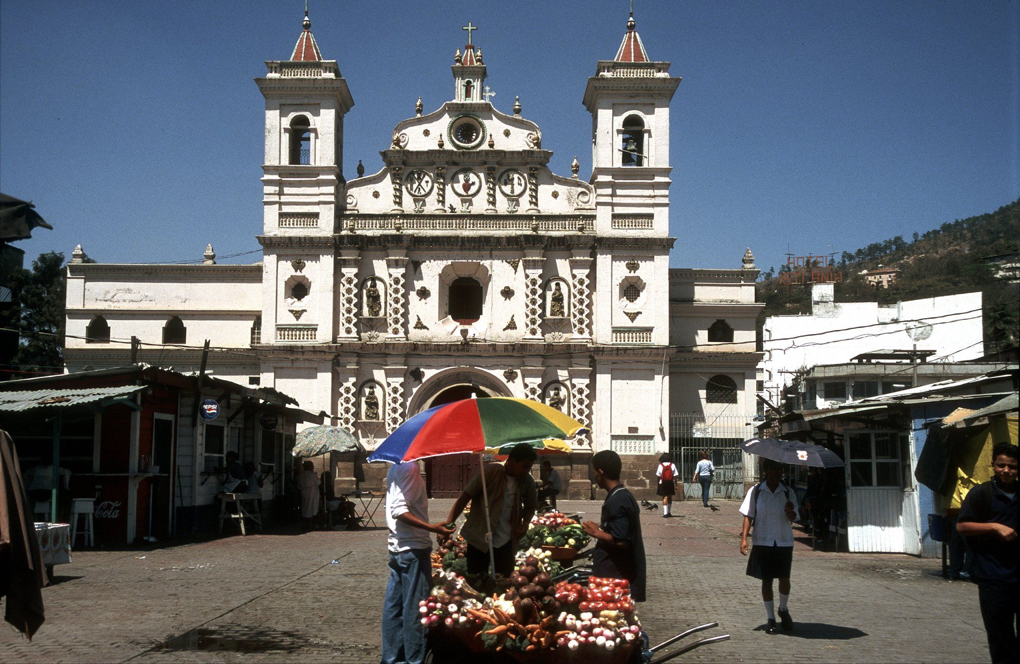 2000x1302 Picture Gallery Honduras