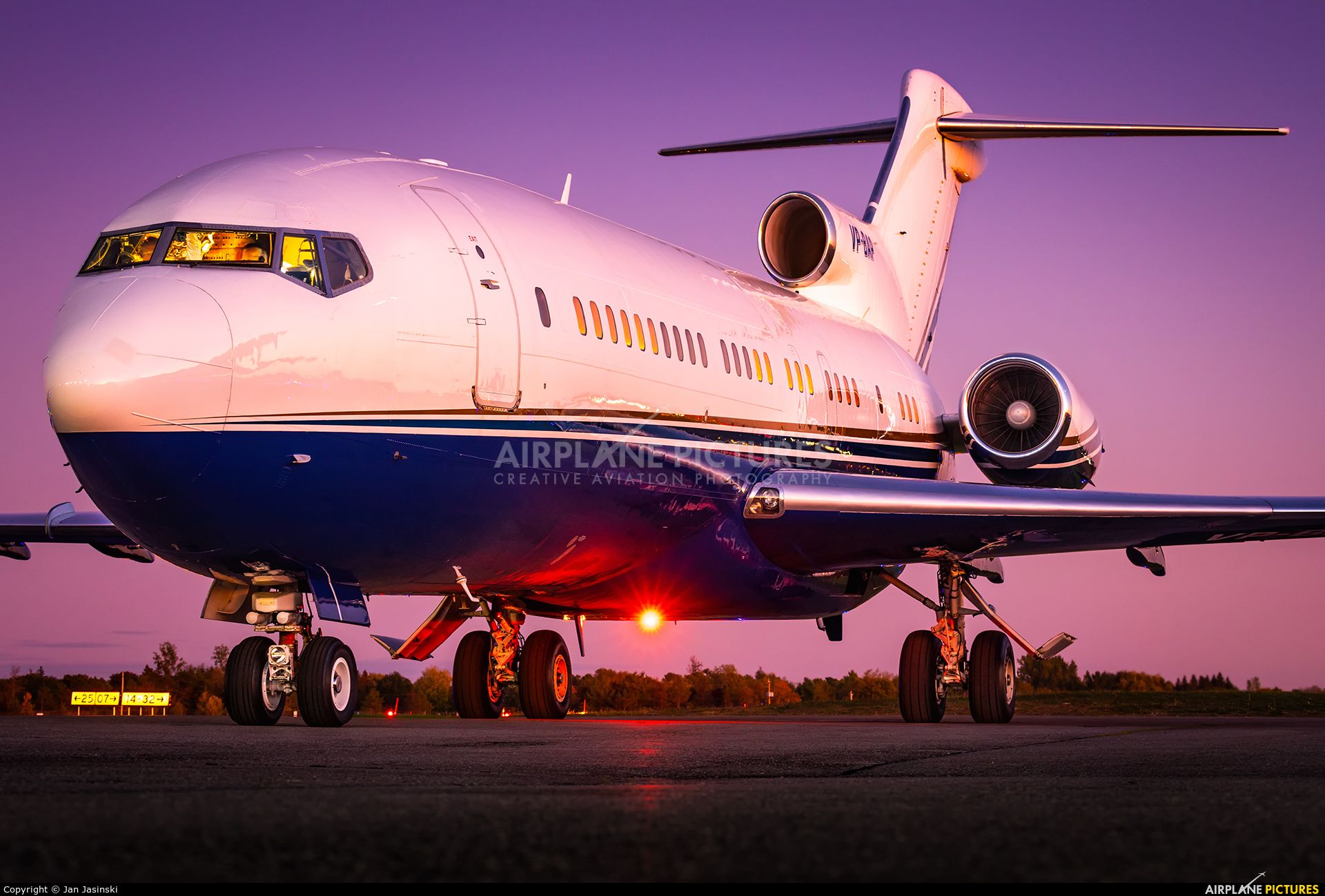 1920x1299 Boeing 727 Wallpaper