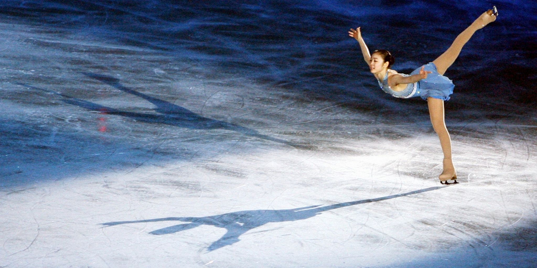 2048x1025 Figure Skaters Wallpaper