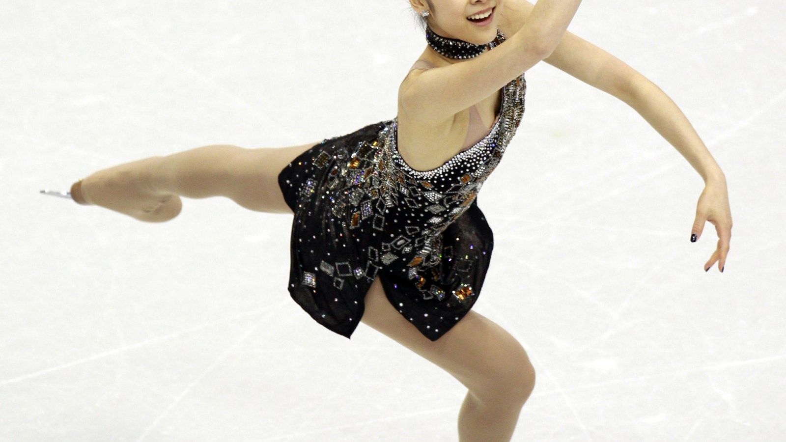 1600x900 Skating champ Kim injured