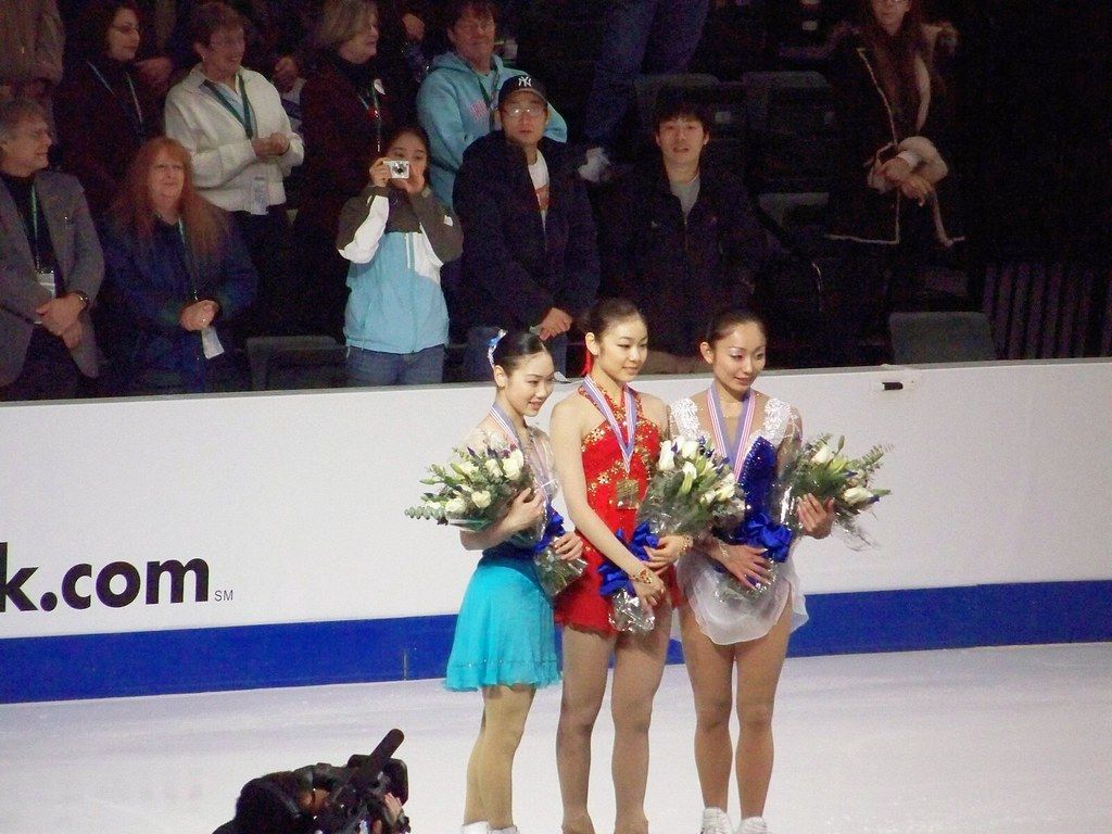 1024x768 Figure Skating Queen YUNA KIM. { QUEEN YUNA }