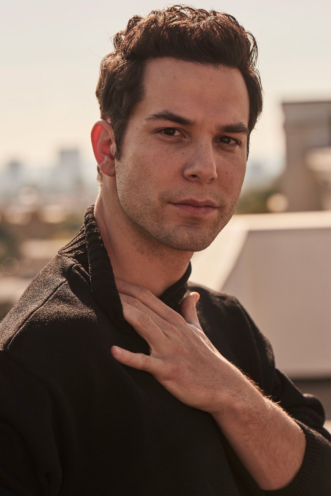 1333x2000 Skylar Astin Wallpaper