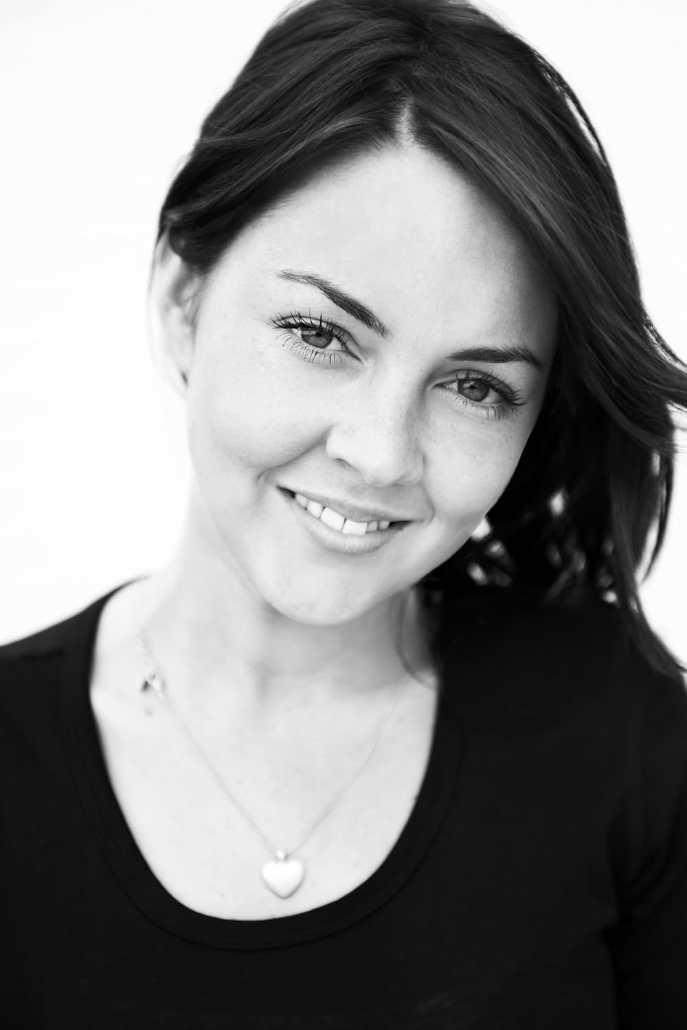 1000x1500 Lacey Turner