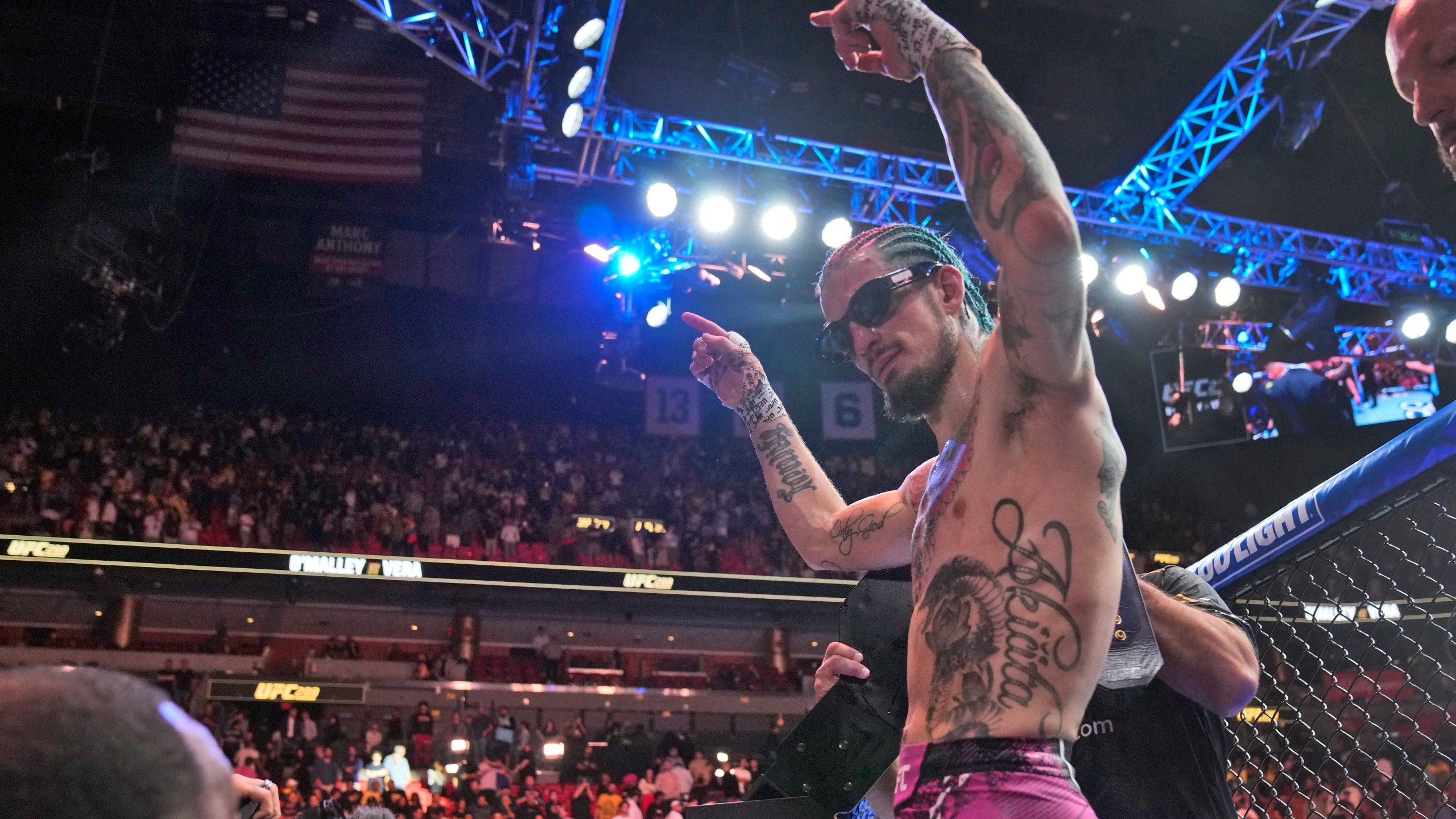 2560x1440 Sean O'Malley retains bantamweight belt with unanimous decision over Marlon Vera in UFC 299. WOWK 13 News