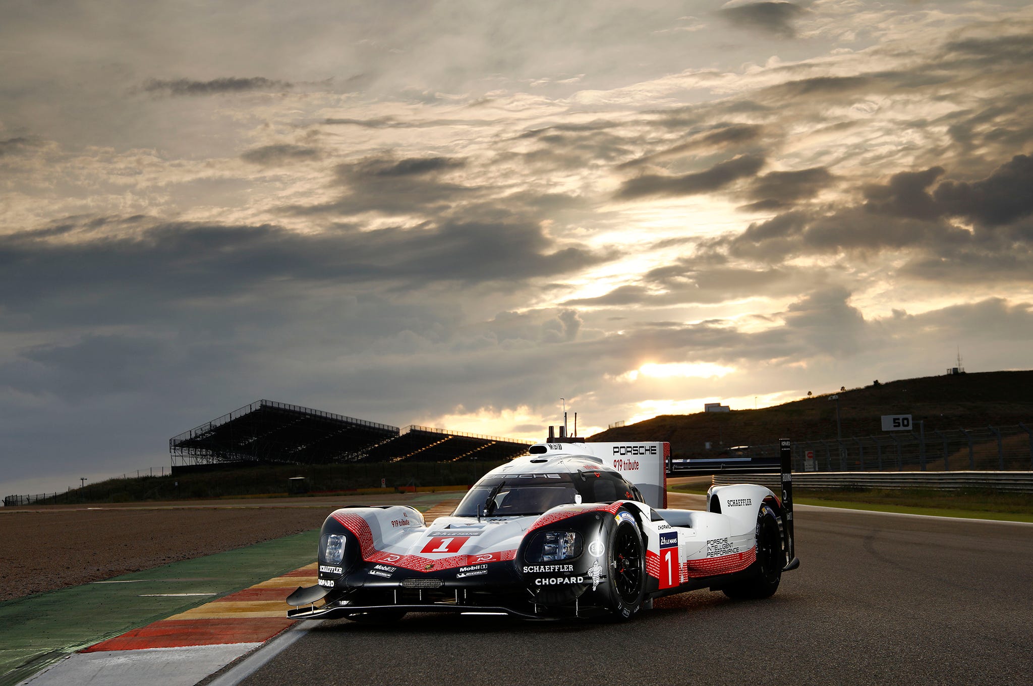2048x1360 Porsche 919 Hybrid Race Car Review: The Ultimate Harmony of Gas and Electric