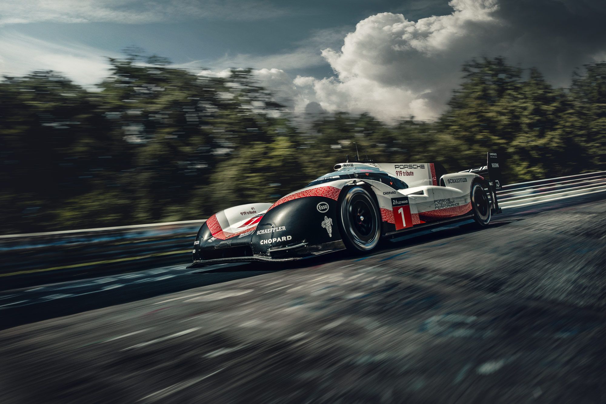 2000x1333 PORSCHE 919 HYBRID RECORD