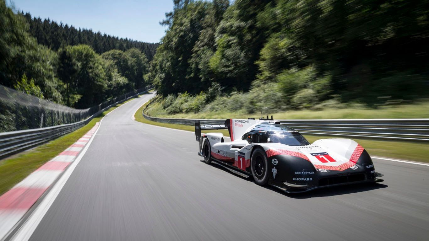 1366x768 Porsche Boasts About Its Record Breaking Nürburgring Run