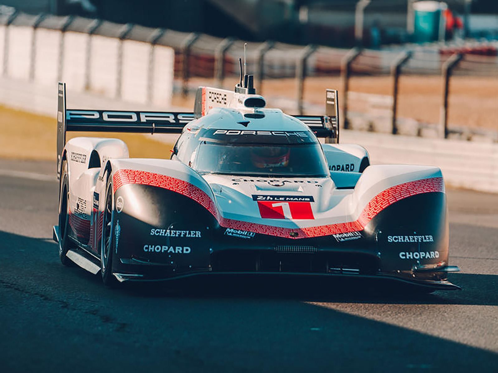 1600x1200 5.19.545: Porsche 919 Evo Obliterates All Time Nurburgring Record