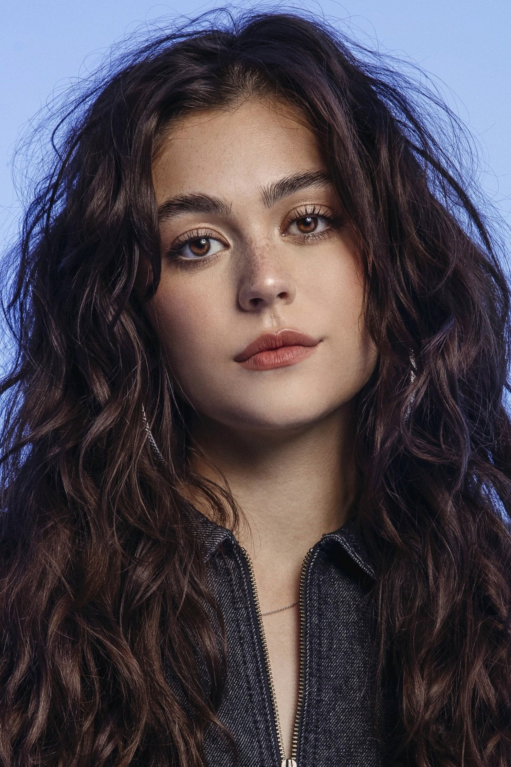 2000x3000 Mika Abdalla Image