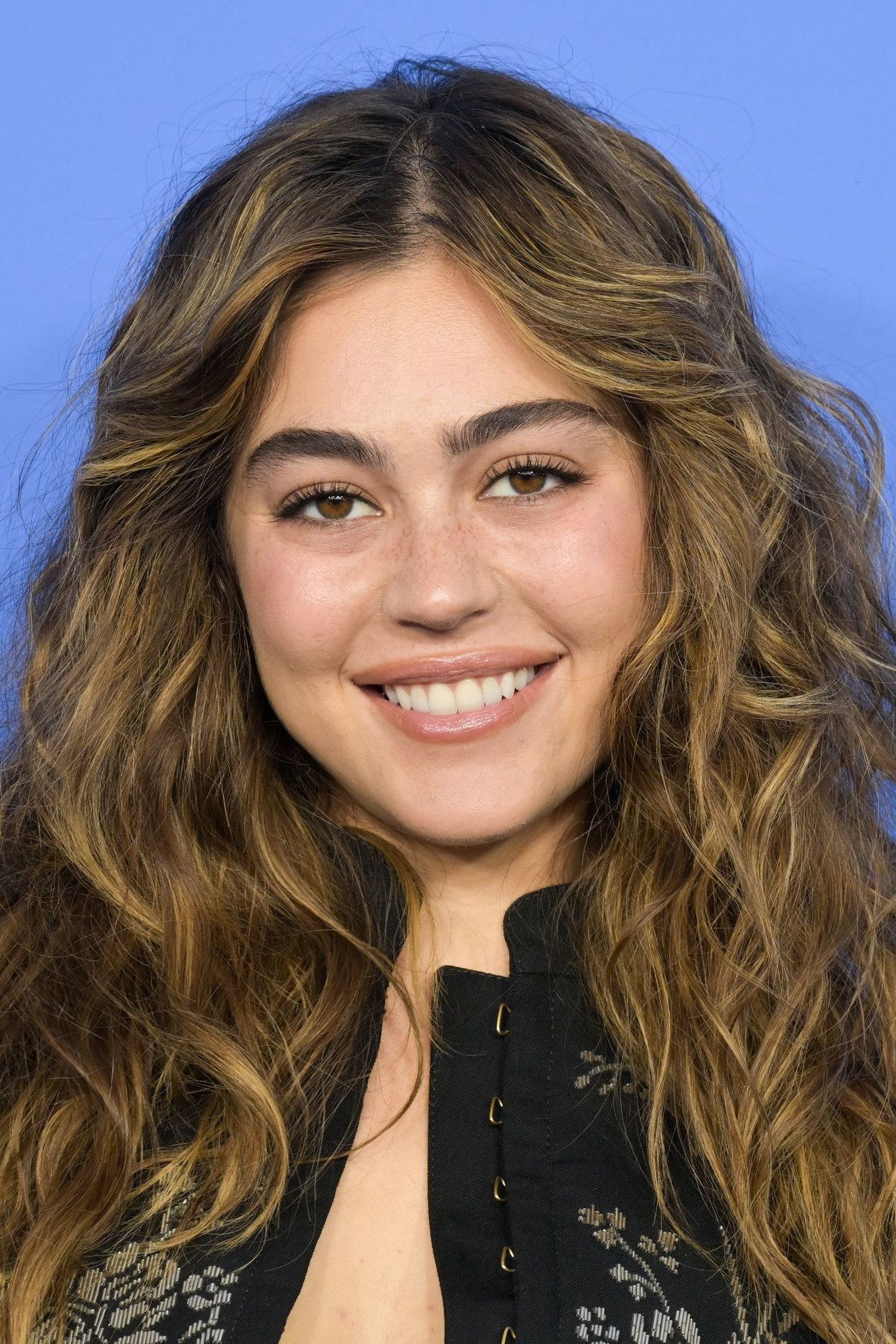 1366x2048 Mika Abdalla Image