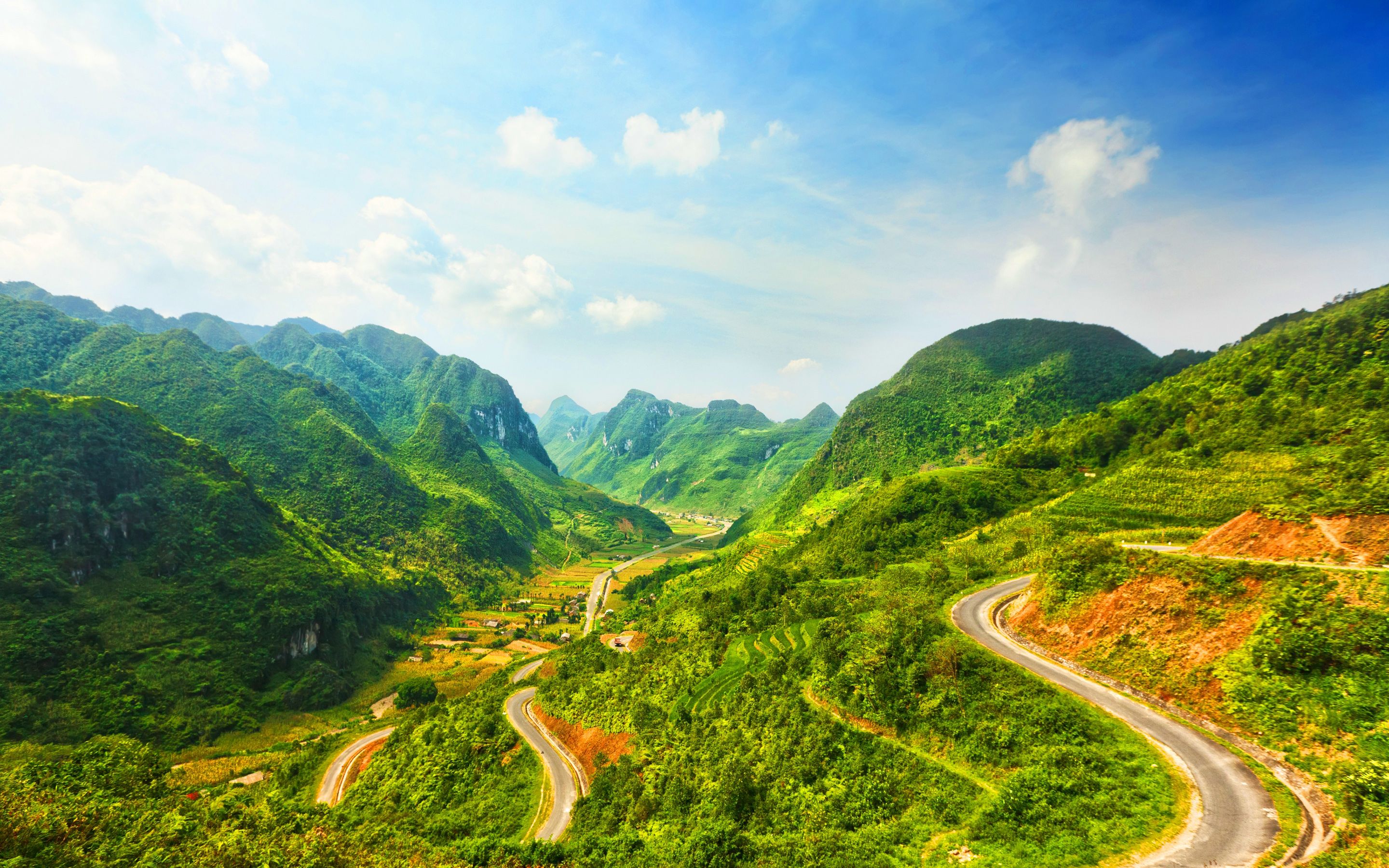 2880x1800 Desktop wallpaper: Vietnam, Road, Photography, Landscape, Earth, Mountain, Tree, Village 4K free download for PC. 823863