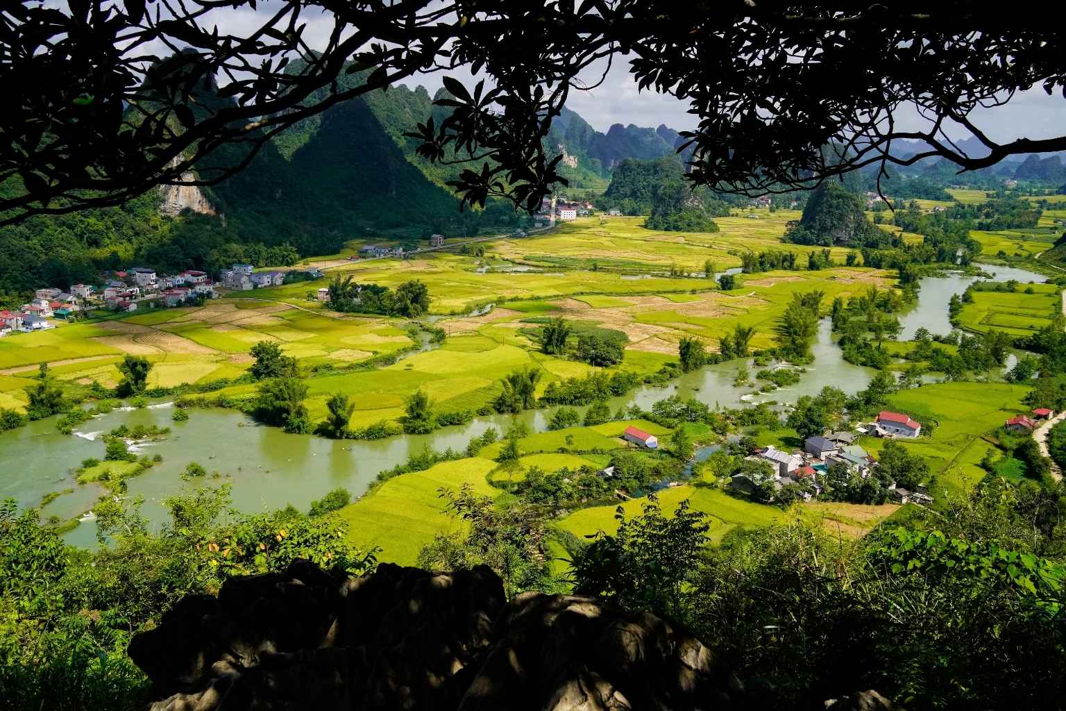 1536x1024 Cao Bang Loop: The Complete Guide to Vietnam's Wild Northeast