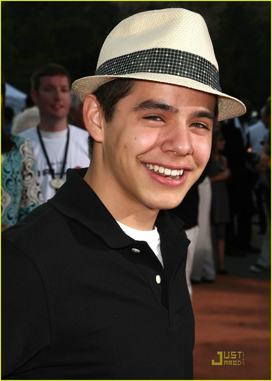 872x1222 David Archuleta: Wall E Idol!. Just Jared News, Entertainment News & Photo