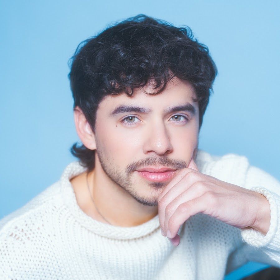 900x900 David Archuleta