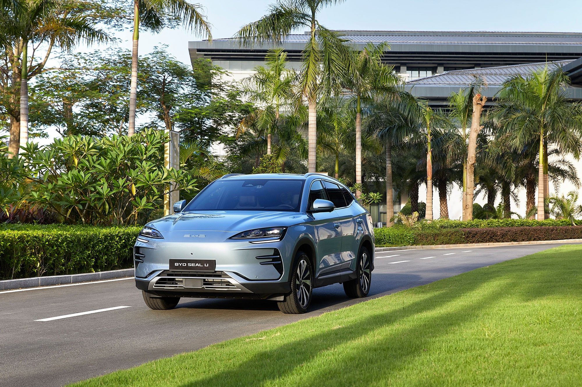 2000x1333 BYD Seal U arrives in Europe: the electrified family SUV due in 2024